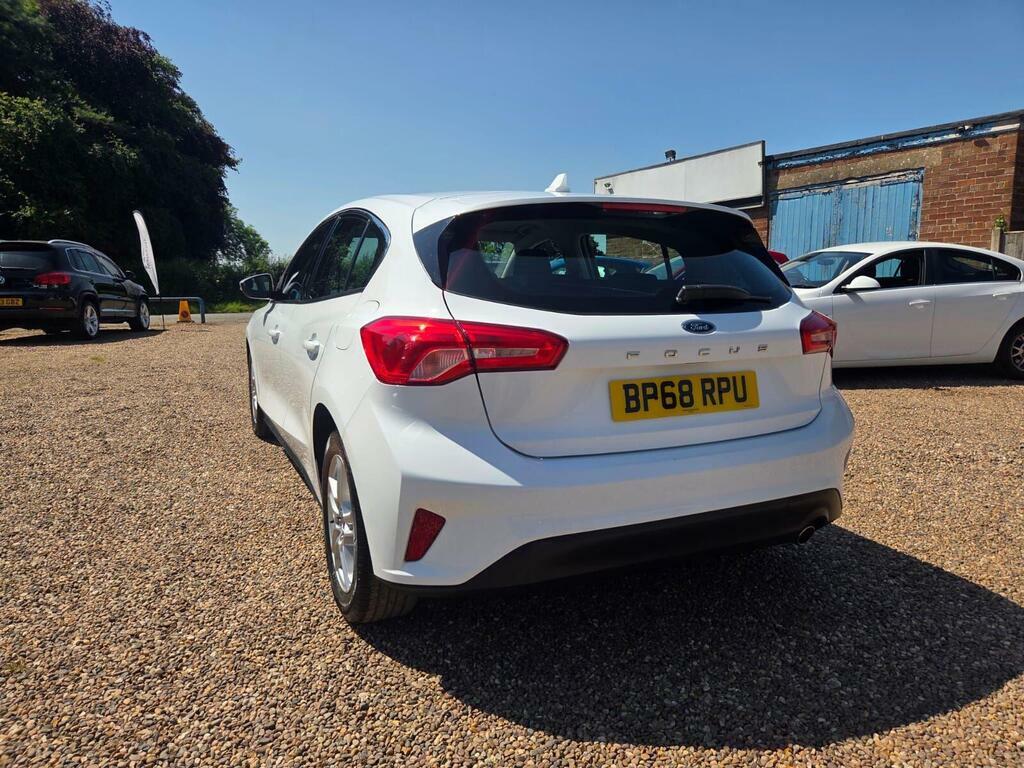 Ford Focus Titanium Red #4