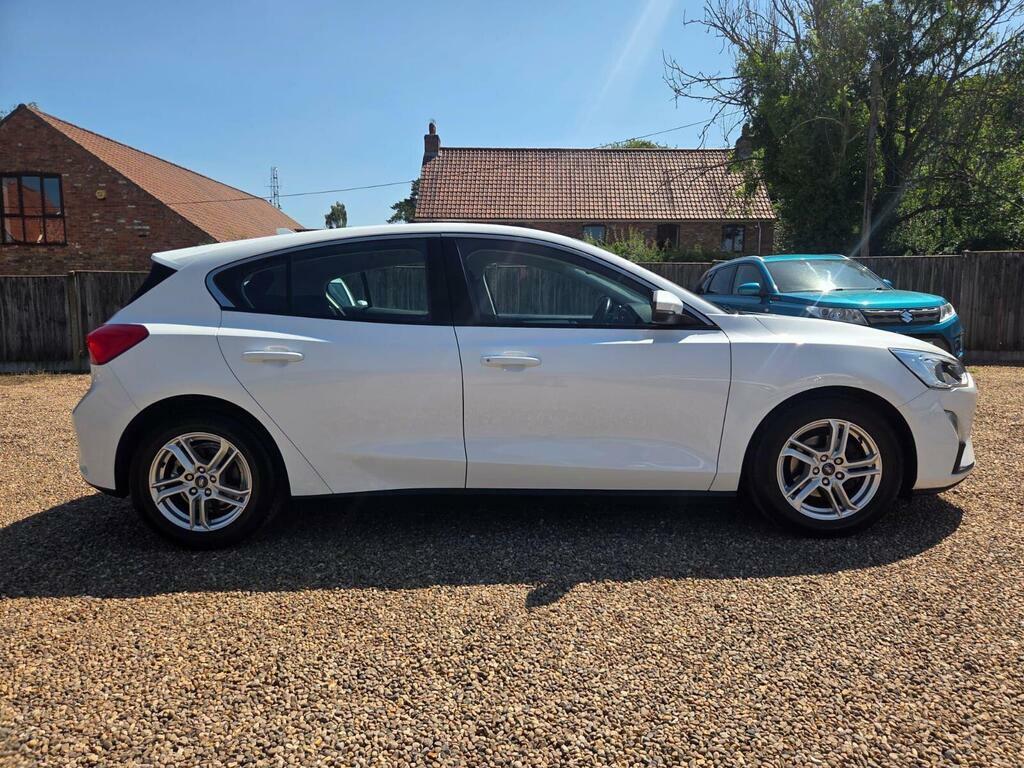 Ford Focus Titanium Red #7