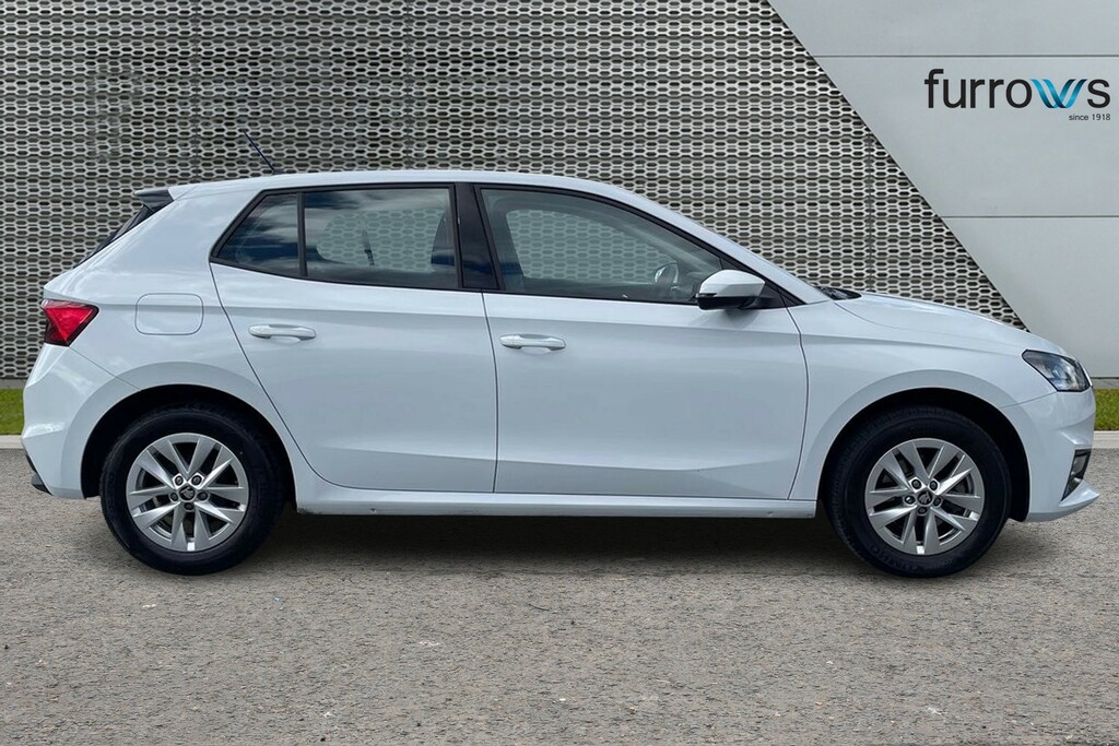 Skoda Fabia 1.0 Tsi 116 Se Edition YH75AZA White #4