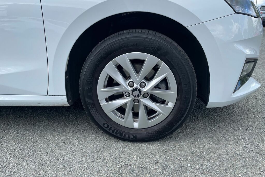 Skoda Fabia 1.0 Tsi 116 Se Edition YH75AZA White #5