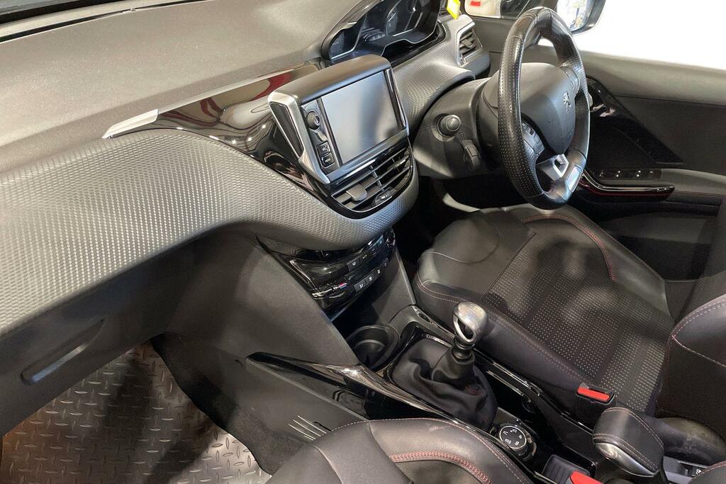 Peugeot 2008 1.5 Bluehdi 100 Gt Line White #2