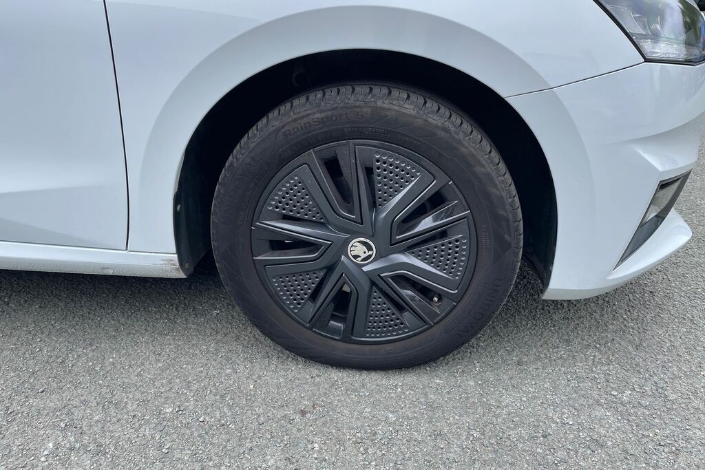 Skoda Fabia 1.0 Tsi 110 Colour Edition DS23RHY White #5
