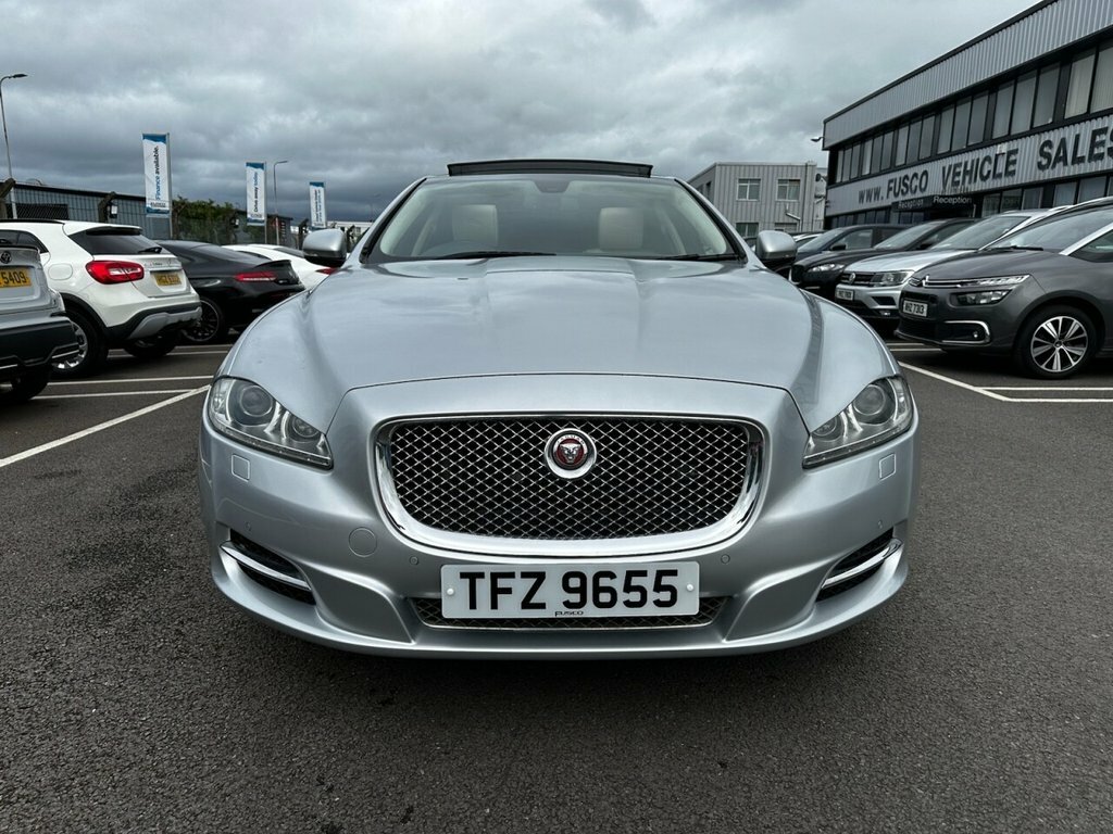 Jaguar XJ 3L Portfolio TFZ9655 Silver #2