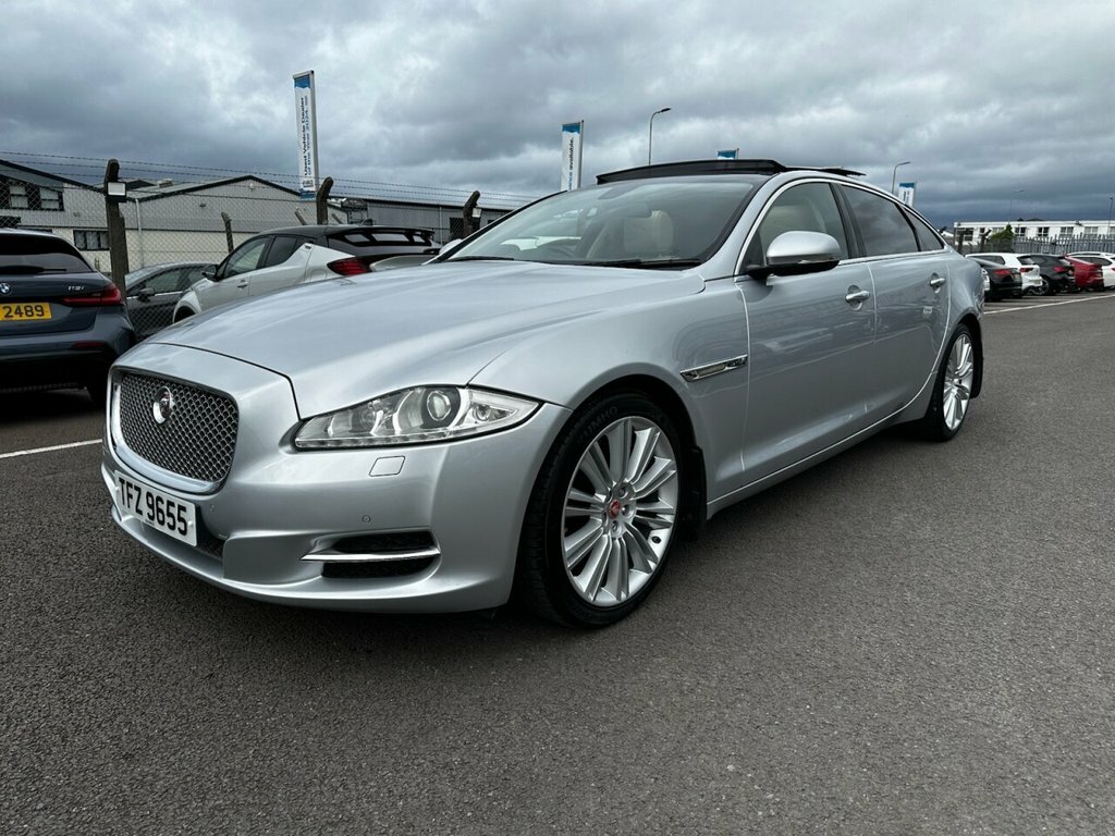 Jaguar XJ 3L Portfolio TFZ9655 Silver #3