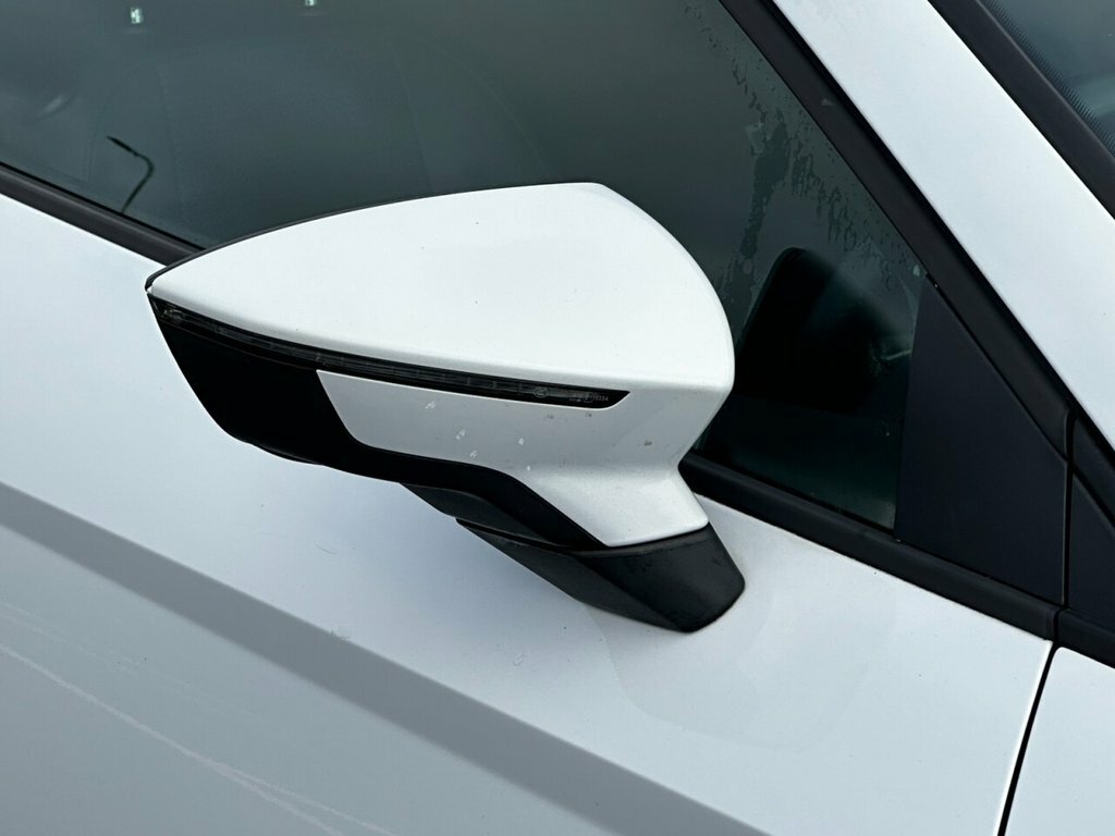 Seat Leon 1.4L Fr Technology GMZ7765 White #4
