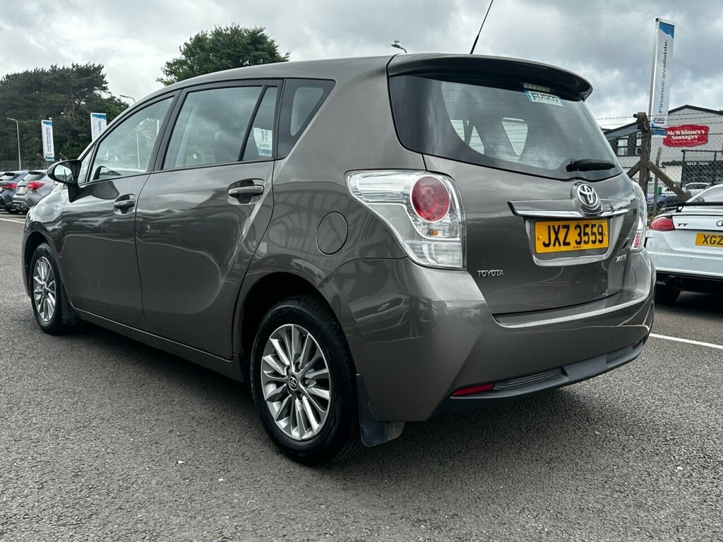 Toyota Verso 1.6 D-4d Icon Grey #8