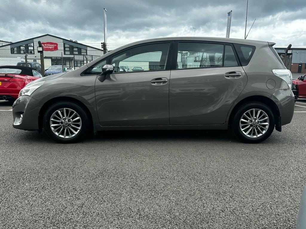 Toyota Verso 1.6 D-4d Icon Grey #7
