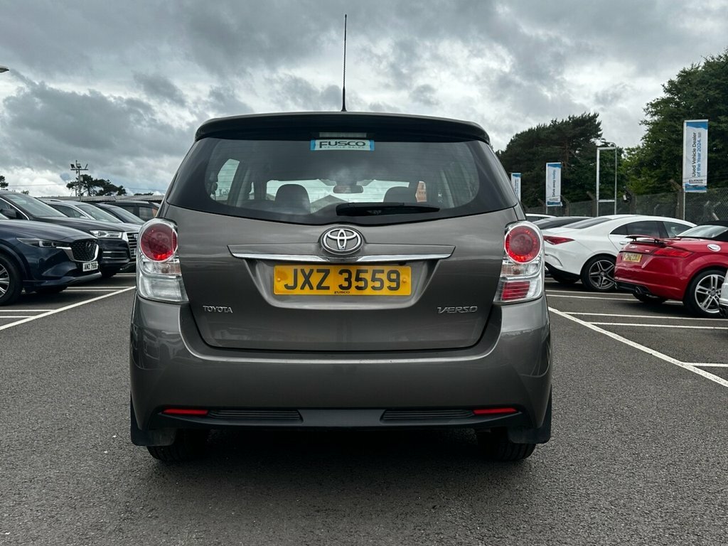 Toyota Verso 1.6 D-4d Icon Grey #9