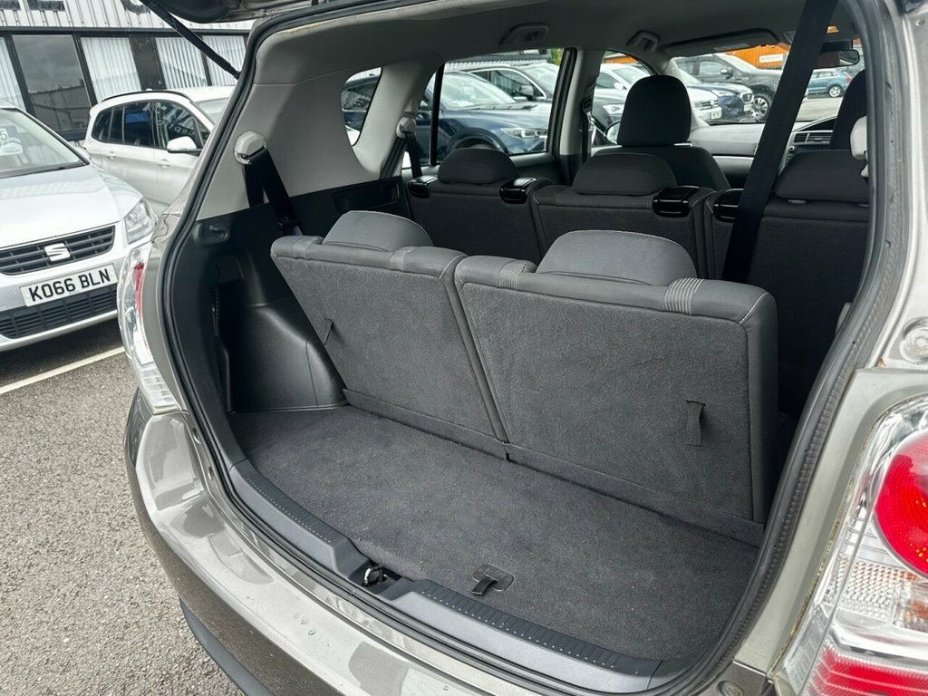 Toyota Verso 1.6 D-4d Icon Grey #10