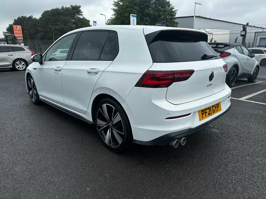 Volkswagen Golf 2L Gtd White #5