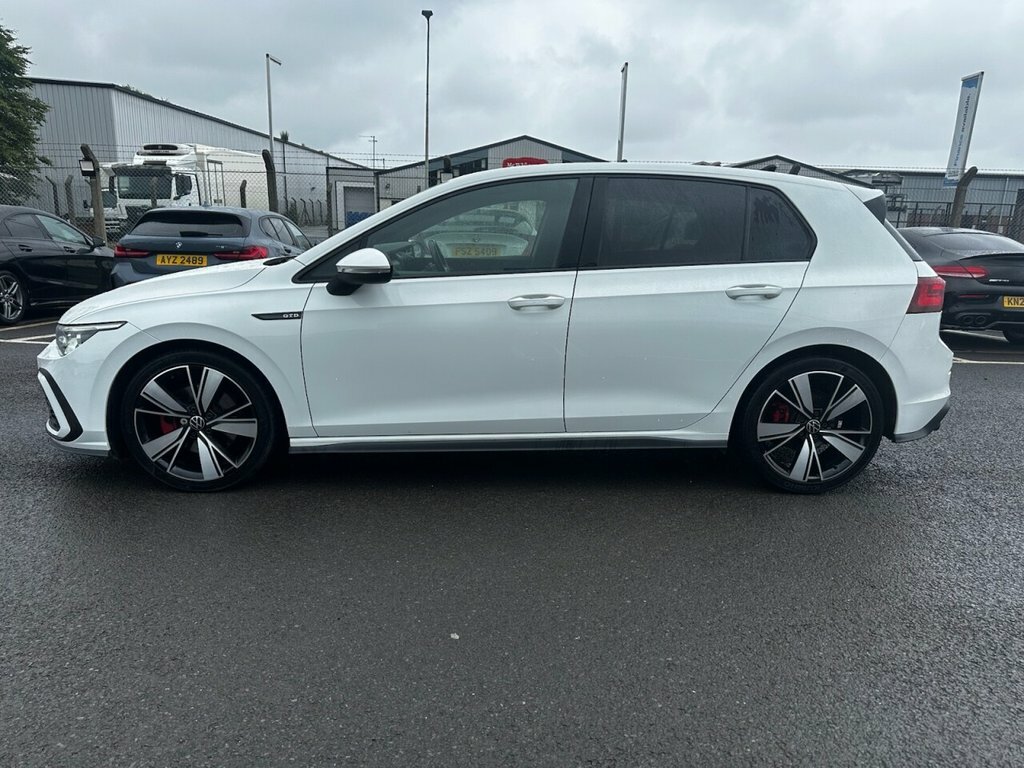 Volkswagen Golf 2L Gtd White #4