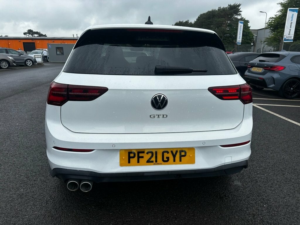 Volkswagen Golf 2L Gtd White #6