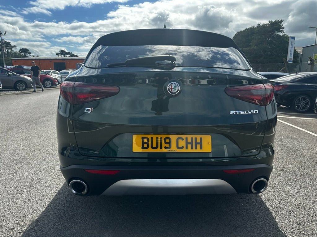 Alfa Romeo Stelvio 2.2L Milano Edizione Green #6