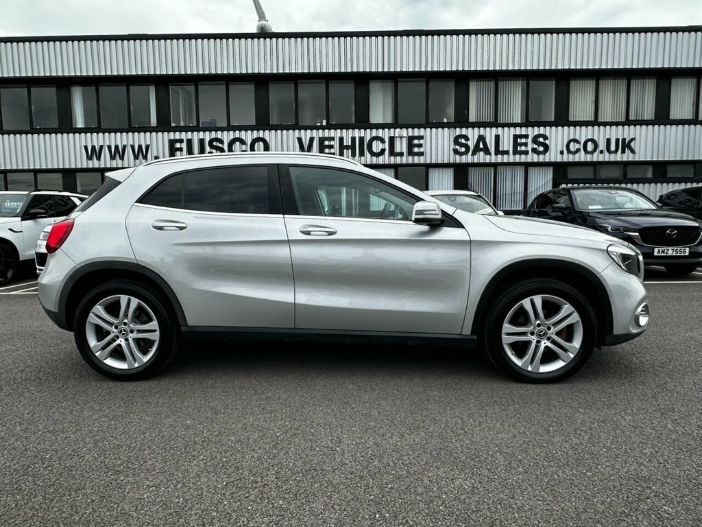 Mercedes-Benz GLA Class 2L Sport Silver #2