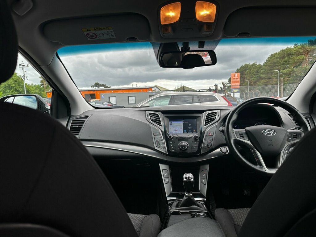 Hyundai I40 1.7L Se Nav White #15