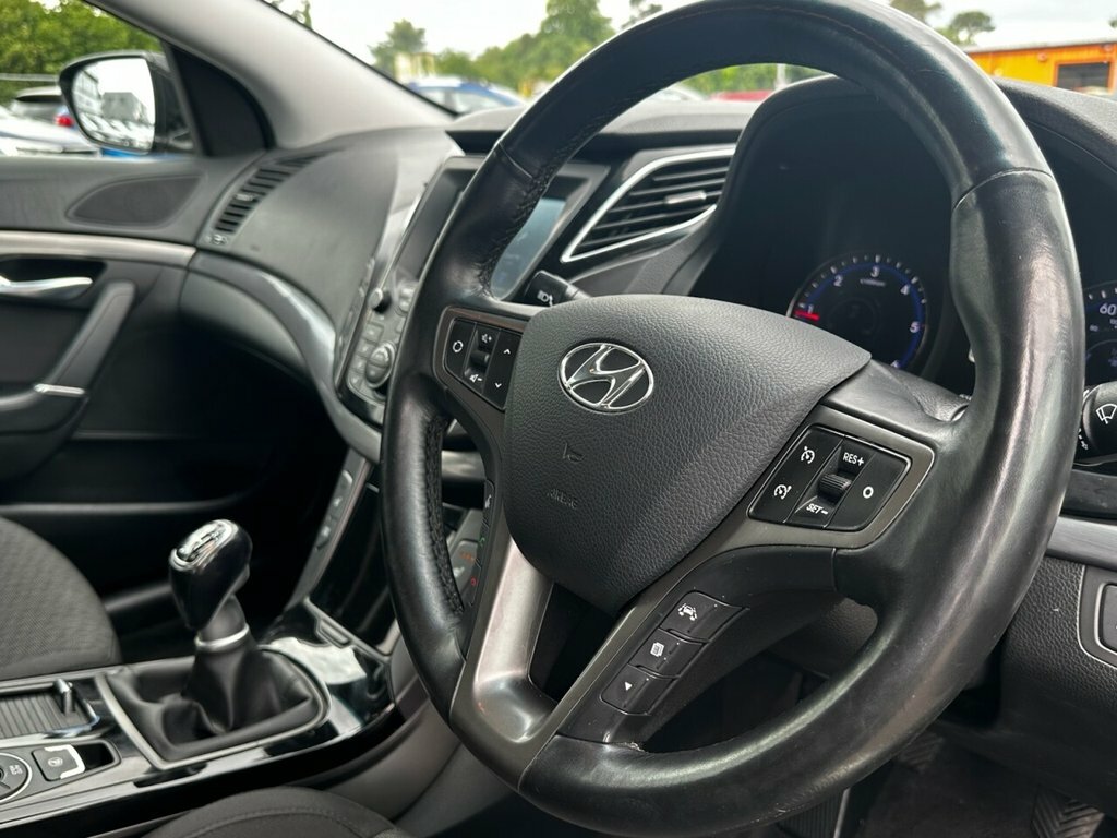 Hyundai I40 1.7L Se Nav White #21