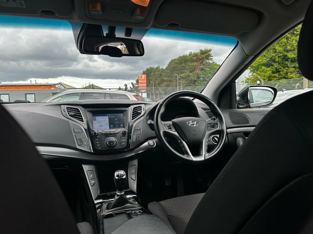 Hyundai I40 1.7L Se Nav White #16