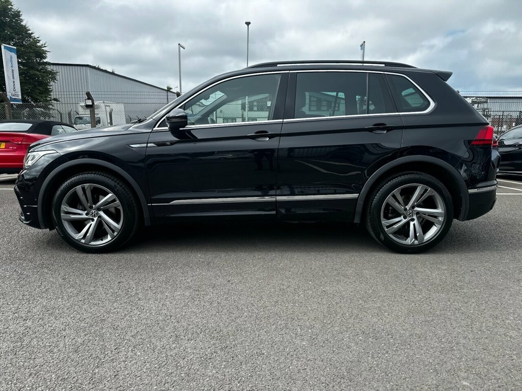 Volkswagen Tiguan 1.5L R-line Edition Black #4