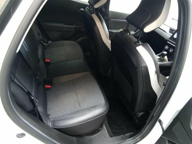 Renault Captur 1.6 E-tech Techno Suv Hybrid Euro LT23FJJ White #4