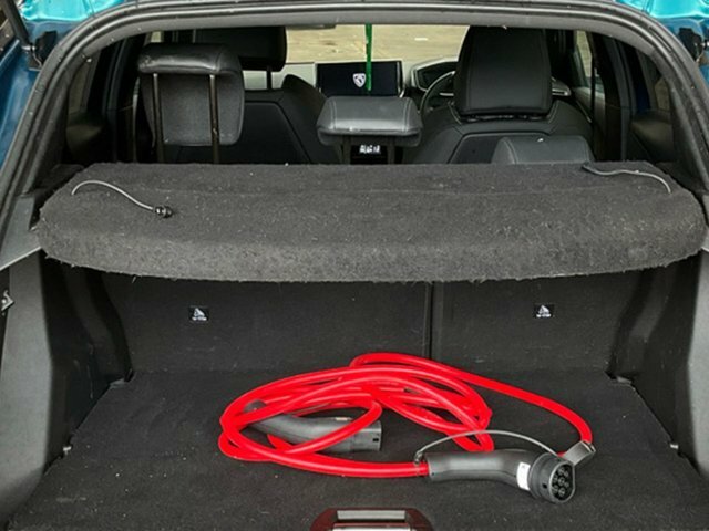 Peugeot e-2008 54Kwh Gt Suv 7Kw Charger 156 Blue #5