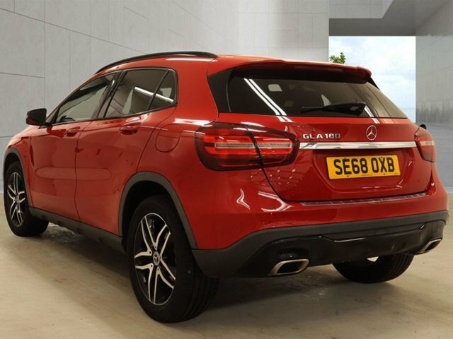 Mercedes-Benz GLA Class 1.6 Gla180 Urban Edition Suv 7G-dct Eur Red #2