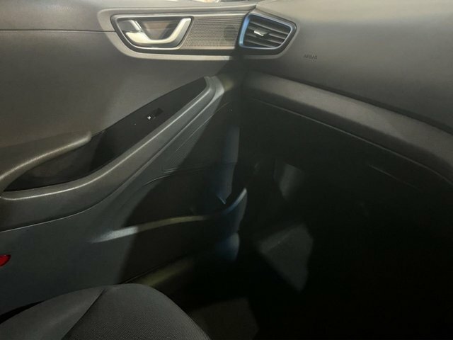 Hyundai Ioniq Premium Se Silver #9