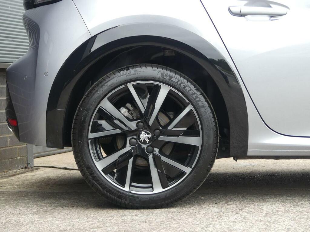 Peugeot 208 1.2 Puretech Active Premium White #17