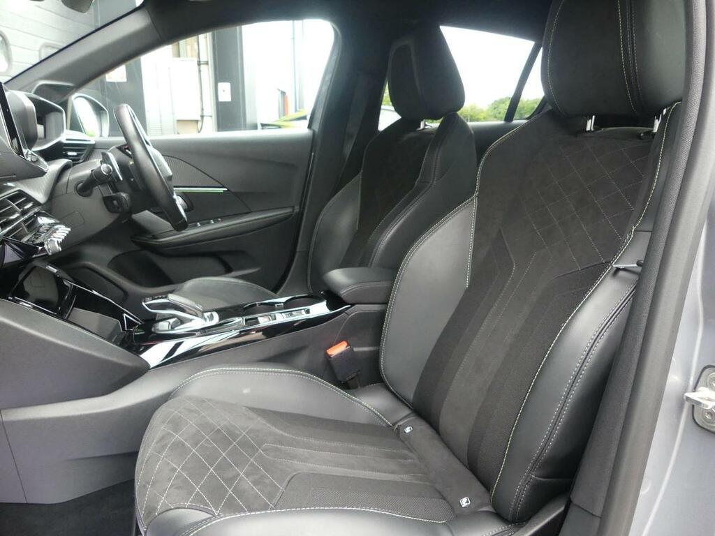 Peugeot 208 1.2 Puretech Active Premium White #26