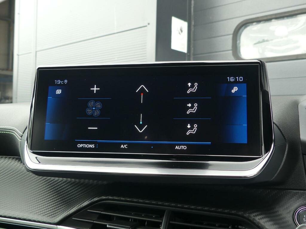 Peugeot 208 1.2 Puretech Active Premium White #23