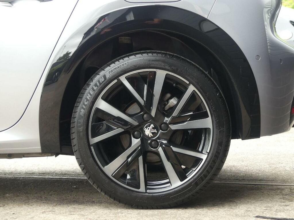 Peugeot 208 1.2 Puretech Active Premium White #16