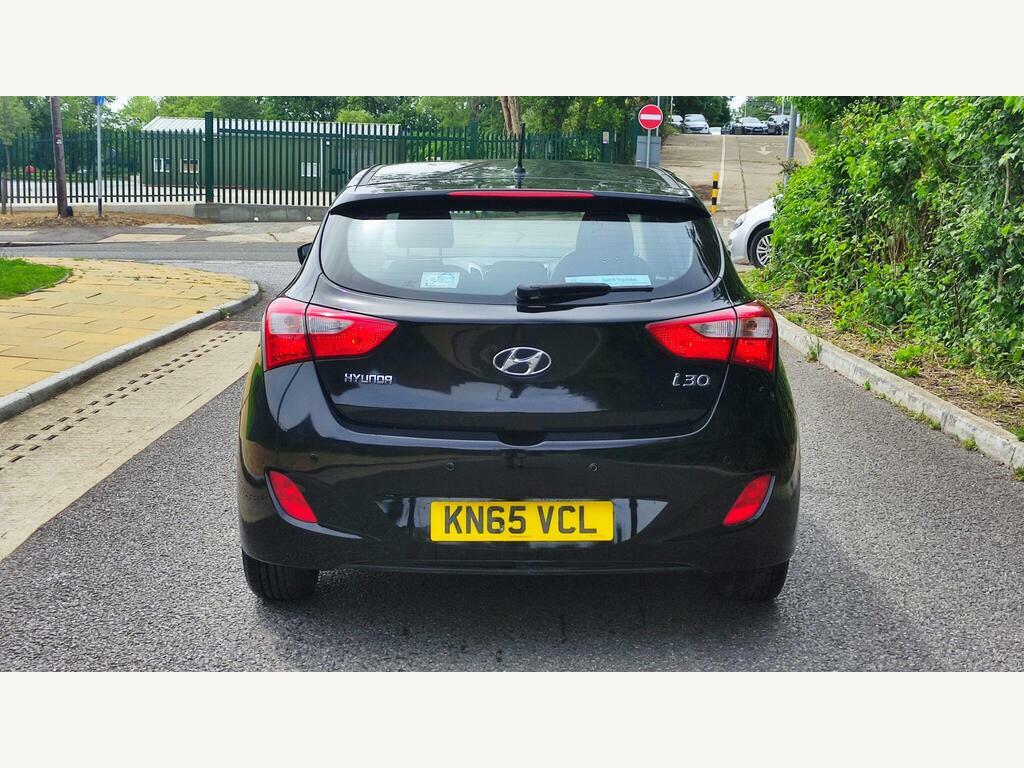 Hyundai I30 1.4 Blue Drive S Euro 6 S S Black #4