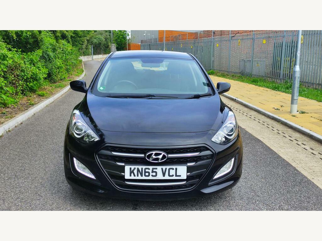 Hyundai I30 1.4 Blue Drive S Euro 6 S S Black #3
