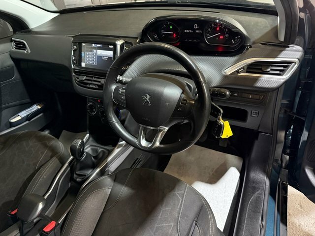 Peugeot 2008 Hatchback Black #41
