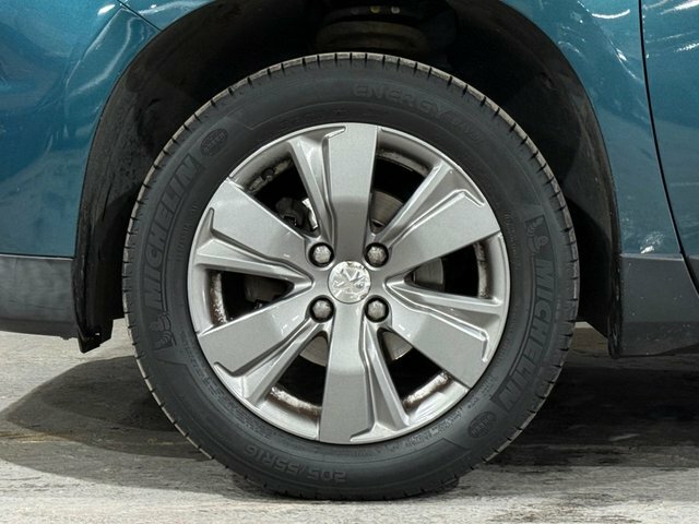 Peugeot 2008 Hatchback Black #25
