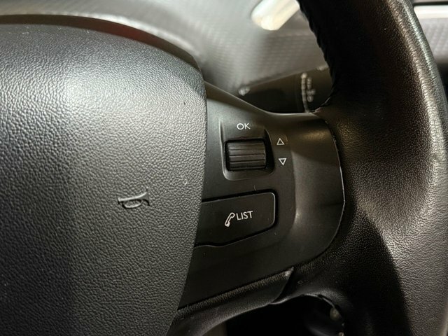 Peugeot 2008 Hatchback Black #36