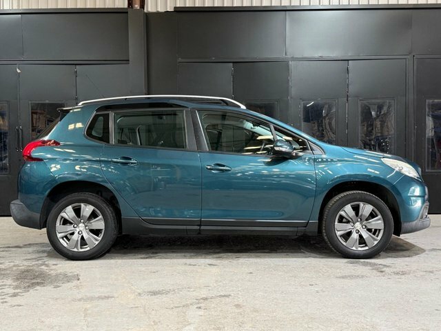 Peugeot 2008 Puretech Active Suv Green #3