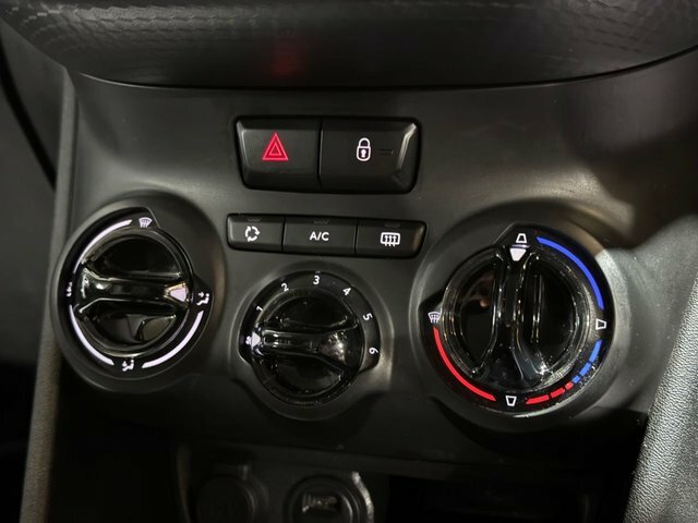 Peugeot 2008 Hatchback Black #37