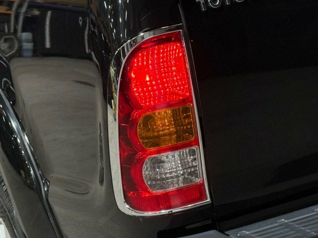 Toyota HILUX 2.5 Hl2 4X4 D-4d Red #21