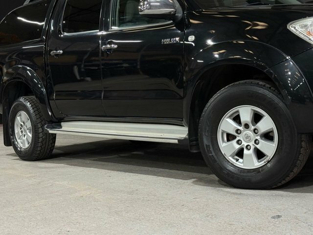 Toyota HILUX 2.5 Hl2 4X4 D-4d Red #68