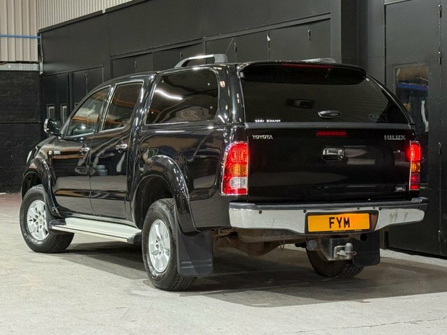 Toyota HILUX D-4d Hl3 Pickup Black #4