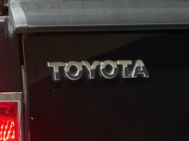Toyota HILUX 2.5 Hl2 4X4 D-4d Red #50