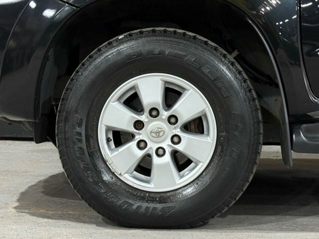 Toyota HILUX 2.5 Hl2 4X4 D-4d Red #26