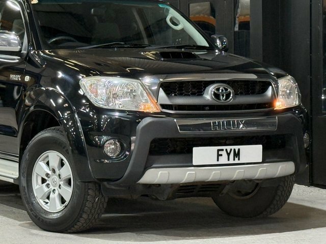Toyota HILUX 2.5 Hl2 4X4 D-4d Red #55