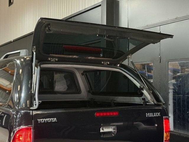 Toyota HILUX 2.5 Hl2 4X4 D-4d Red #31