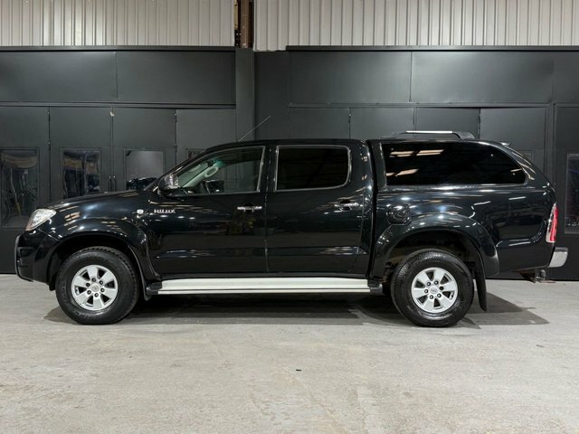 Toyota HILUX 2.5 Hl2 4X4 D-4d Red #24