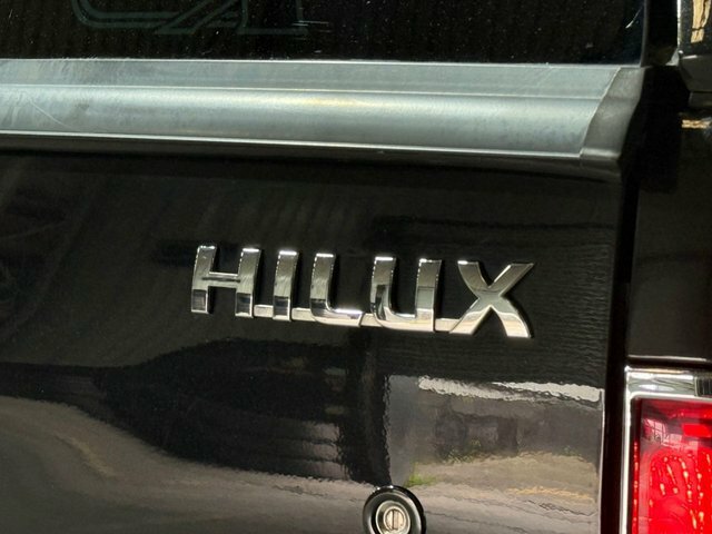 Toyota HILUX 2.5 Hl2 4X4 D-4d Red #51