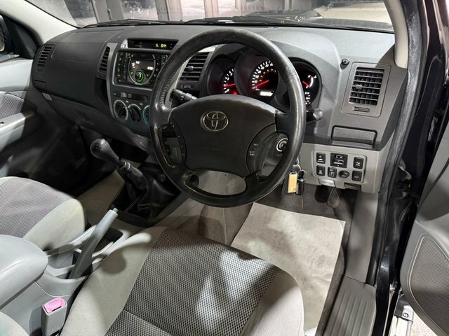 Toyota HILUX 2.5 Hl2 4X4 D-4d Red #45