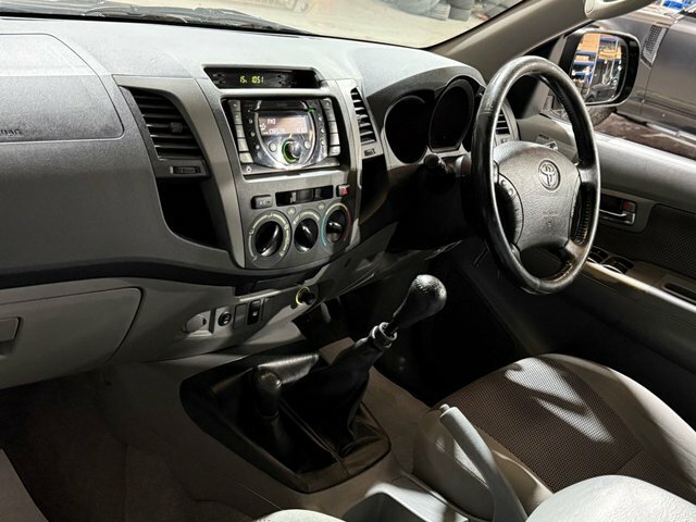 Toyota HILUX 2.5 Hl2 4X4 D-4d Red #33
