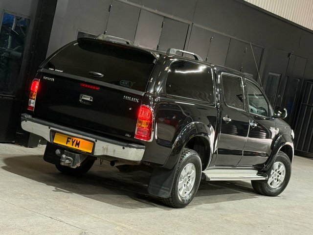 Toyota HILUX 2.5 Hl2 4X4 D-4d Red #54