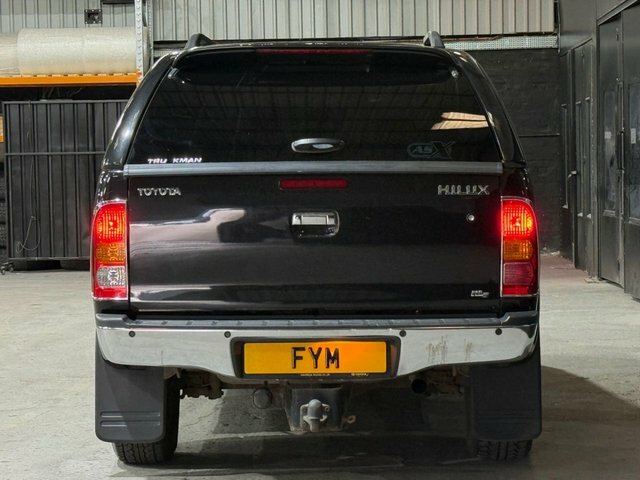 Toyota HILUX D-4d Hl3 Pickup Black #6